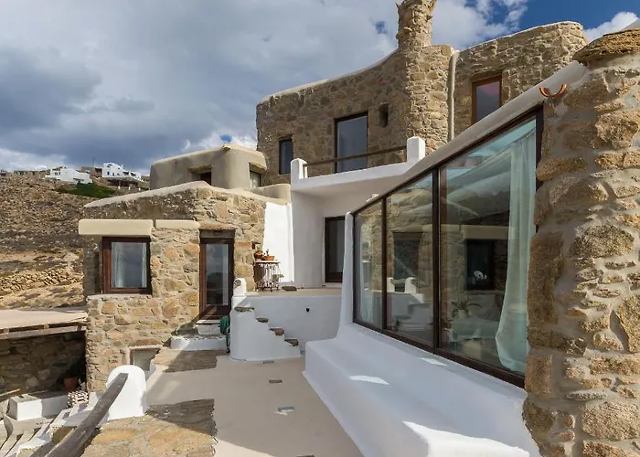 ⋆ 5br Oceanside View Near Lighthouse- Pharos Vm ⋆ بيت للعطل